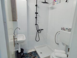 IMG-83d726c40166c2dbb68c61c1c68c3bbb-V