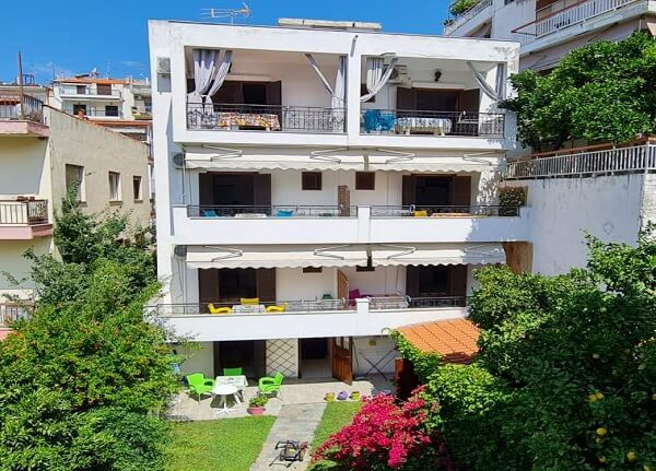 Vila Janis Neos Marmaras