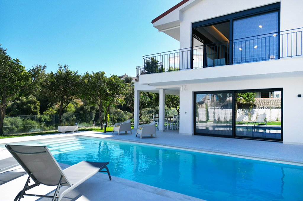 Mandarini Luxury Villa