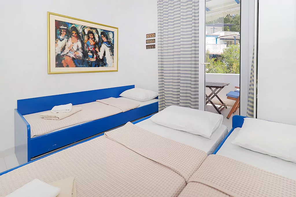 Feni Traditional House Loutra