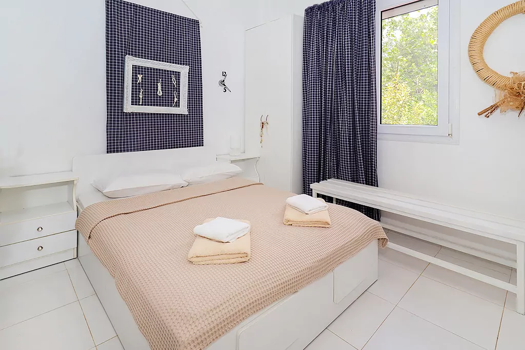 Feni Traditional House Loutra