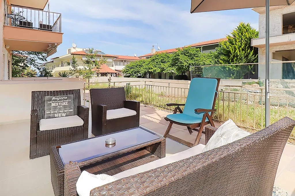 Evi House Polychrono