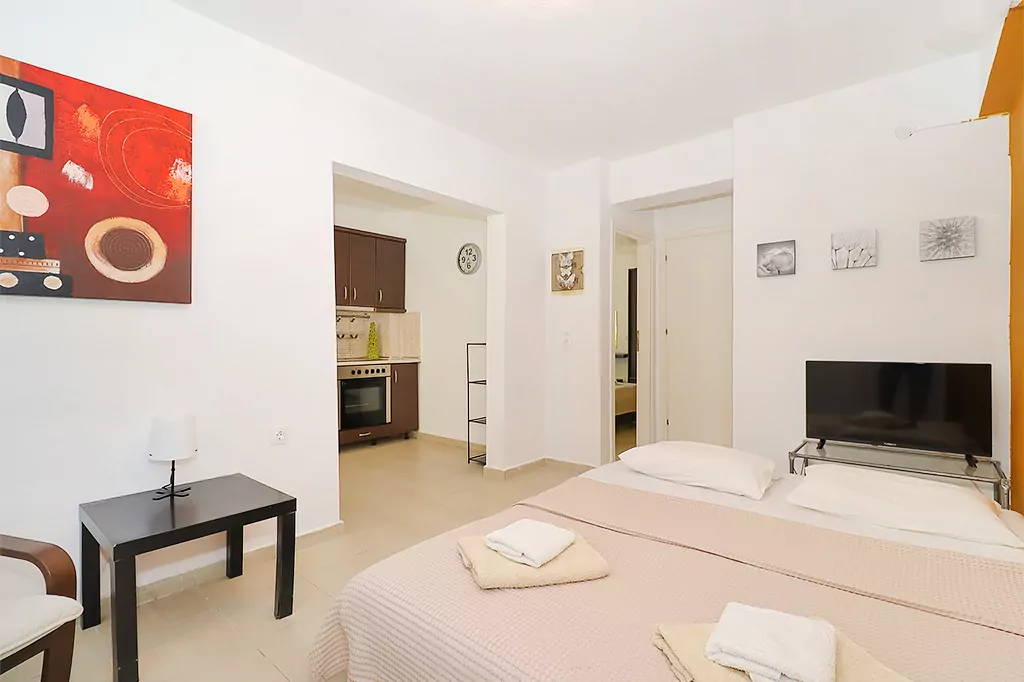 Evi House Polychrono