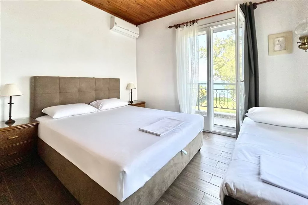 Lefka Sea House Hanioti