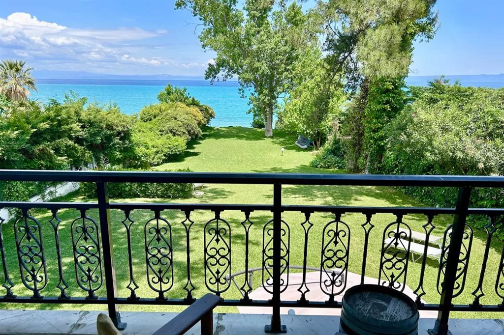 Lefka Sea House Hanioti