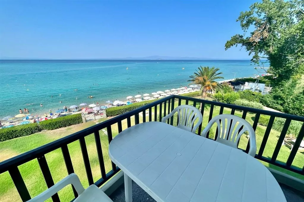 George Seafront Apartment Hanioti